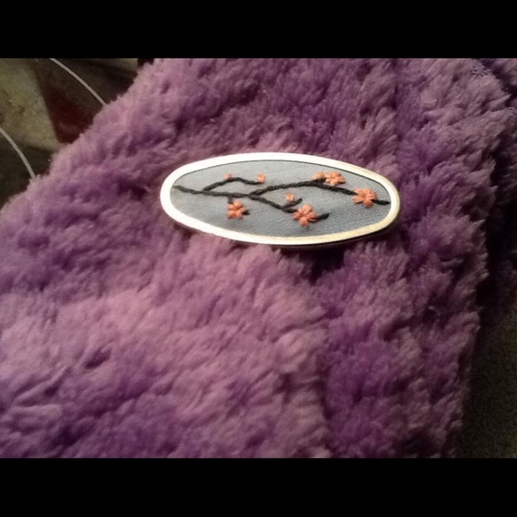 Cherry blossom pin/ brooch handmade - Picture 6 of 6